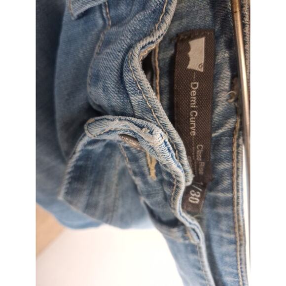 Levi's Demi Curve Classic Rise Straight Women's sz 10 30x30 Blue Light Wash Jean - Picture 5 of 5